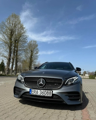 Mercedes-Benz Klasa E cena 158000 przebieg: 134000, rok produkcji 2017 z Radomsko małe 56